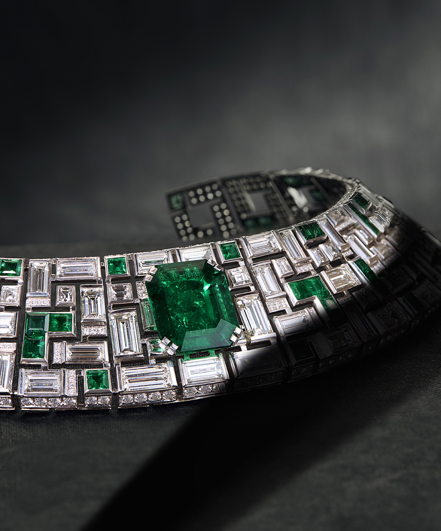 Emerald bracelet — studio